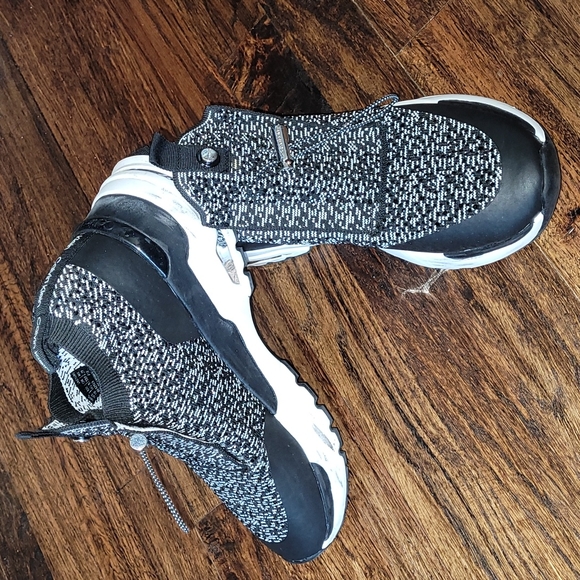 💕CALVIN KLEIN WOMEN'S HUE CRYSTAL STRETCH KNIT/NYLON BLACK FASHION SNEAKERS💕10 - Picture 8 of 17